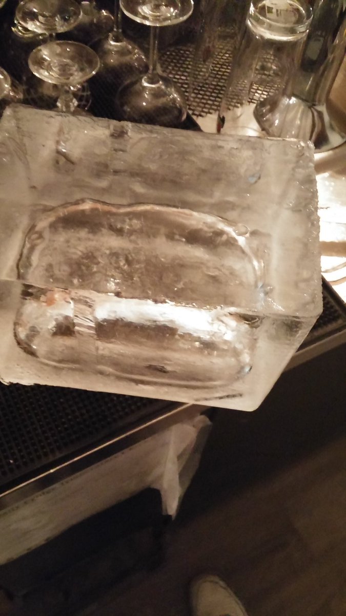 Block of the clear ice. <a href="/bar_sazerac/">Bar Sazerac</a>