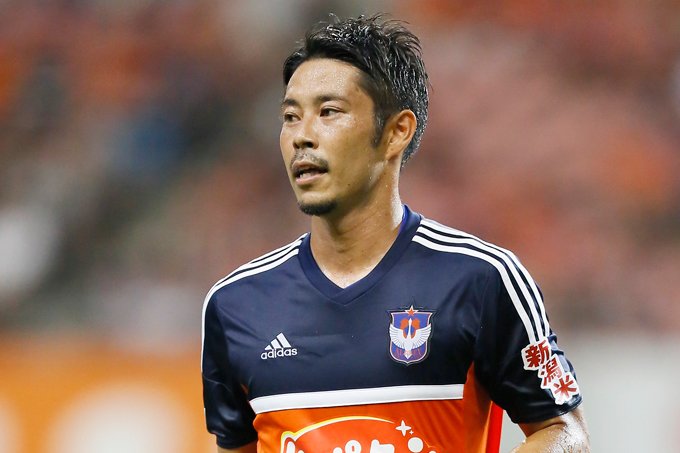 公式サイトに増田選手、成岡選手の契約更新についてお知らせしました。2017シーズンもよろしくお願いします！ albirex.co.jp/news/top_team/… #albirex