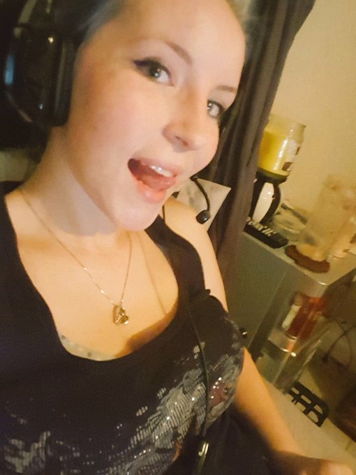 Live on overwatch #TeamEmmmmsie #twitchrv https://t.co/VNDPC7fkyW<a href="/tag/teamemmmmsie"class="tags">#TeamEmmmmsie</a><a href="/tag/twitchrv"class="tags">#twitchrv</a>