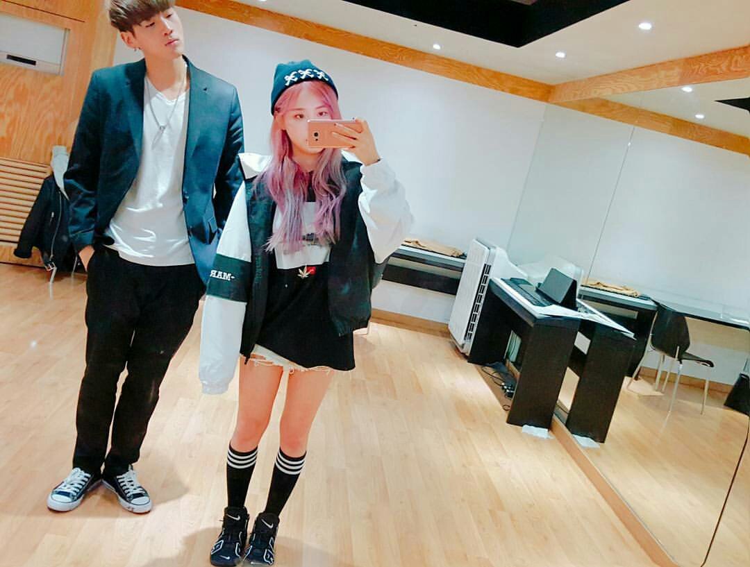 pcyeonq's tweet photo. ยฉ #kard #ohnana #connetic #jewelryfresh #marbek #ootd https://t.co/yTBForccu3 https://t.co/kY6nv2xos4