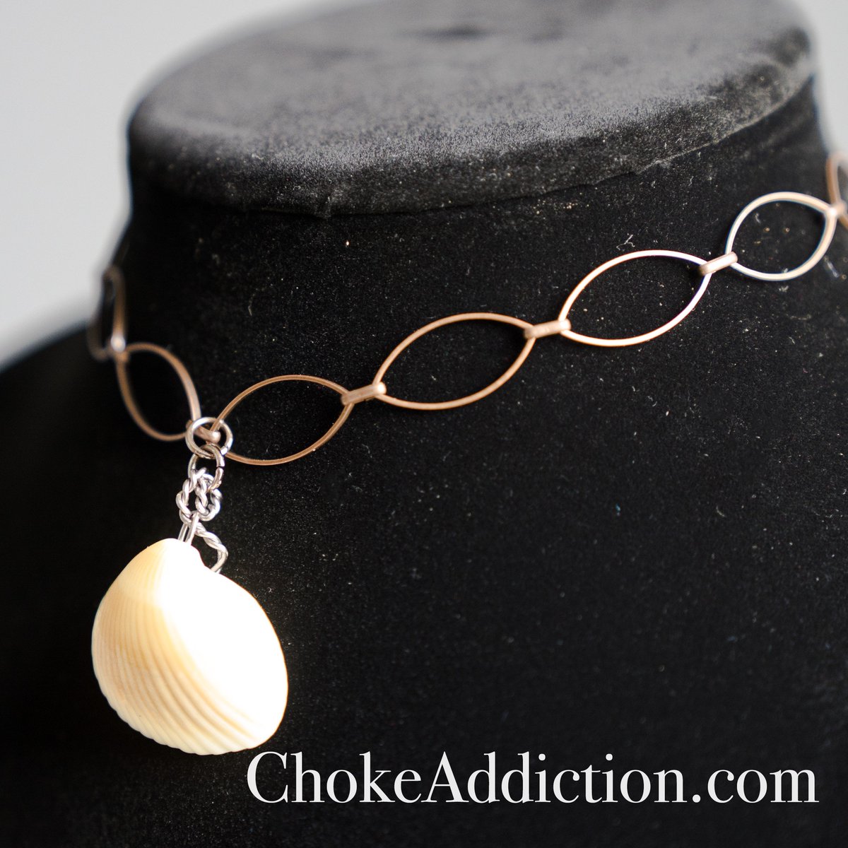 ChokeAddiction's tweet image. Choker No.13 available on chokeaddiction.com for only $13.99 #chokers #fashion #hope #serenity