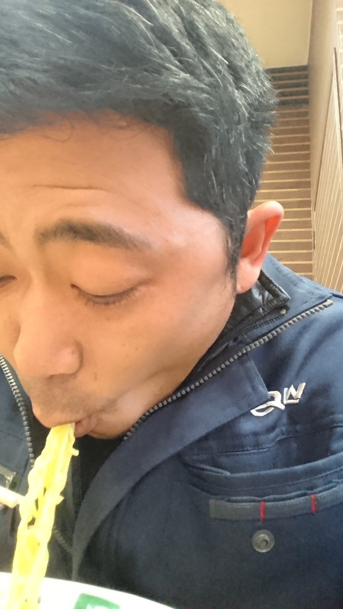 secrethall's tweet image. 首都高のサービスエリアのラーメン中々旨し🎵