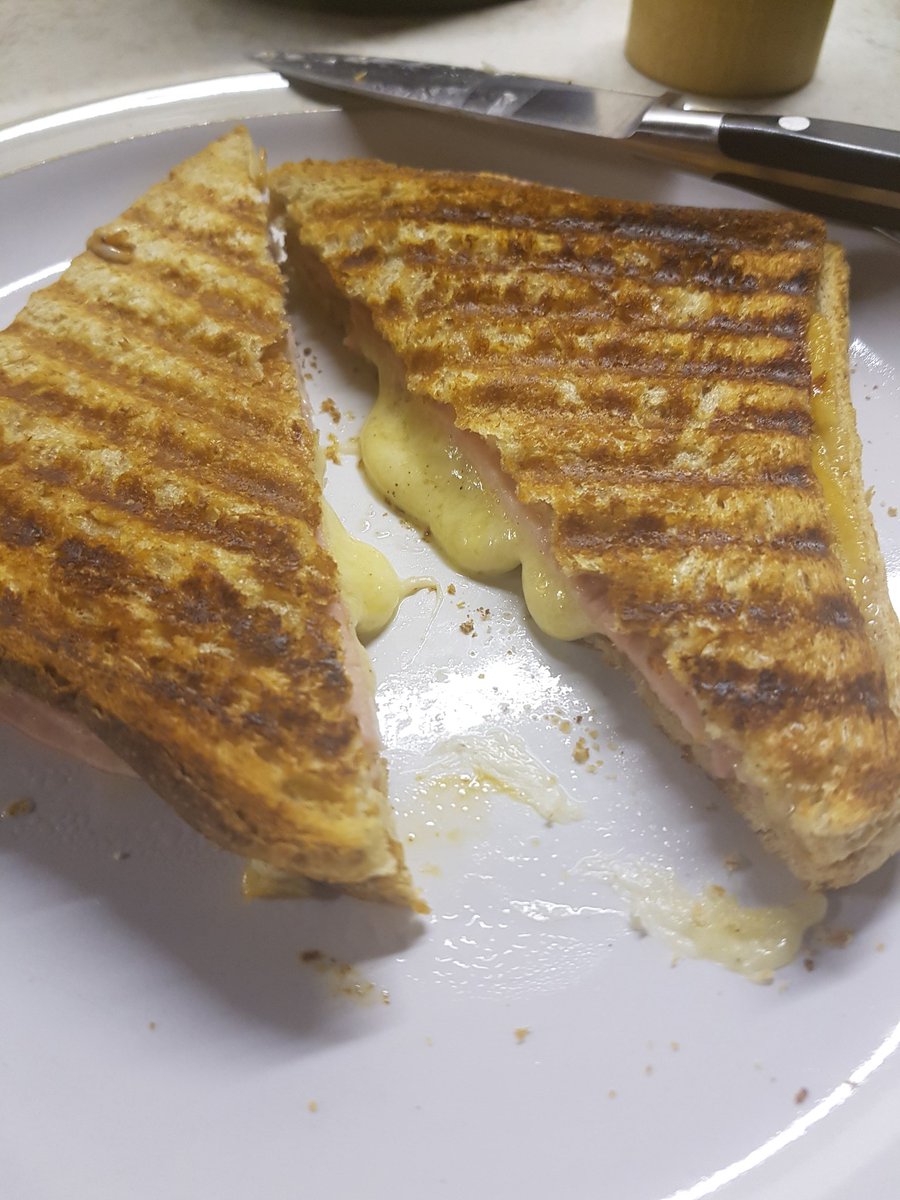 RiokaR_86's tweet image. Joining the Snow Army Grilled Cheese Sandwich Night!! @SnowlitTwitch #SnowArmy #snowyHype