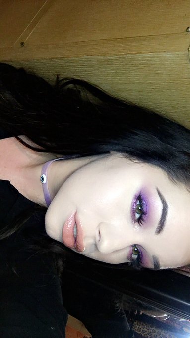 This purple shadow got me feelin some type a way https://t.co/GW10N58BDj