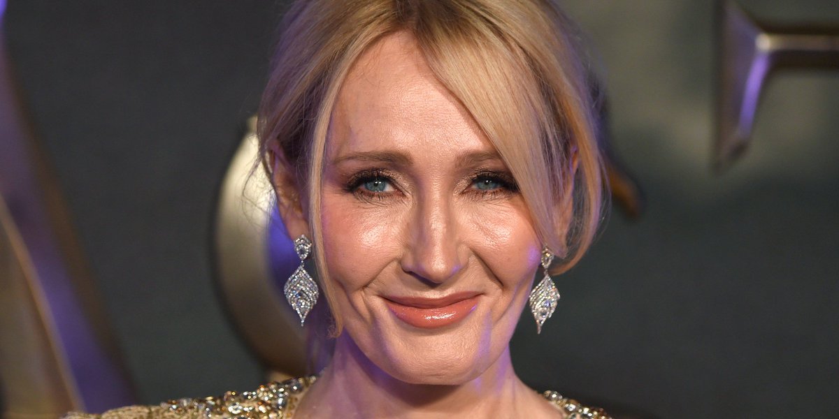 J.K. Rowling says criticizing Donald Trump is both a "pleasure" and a "duty" huff.to/2jwQvKN