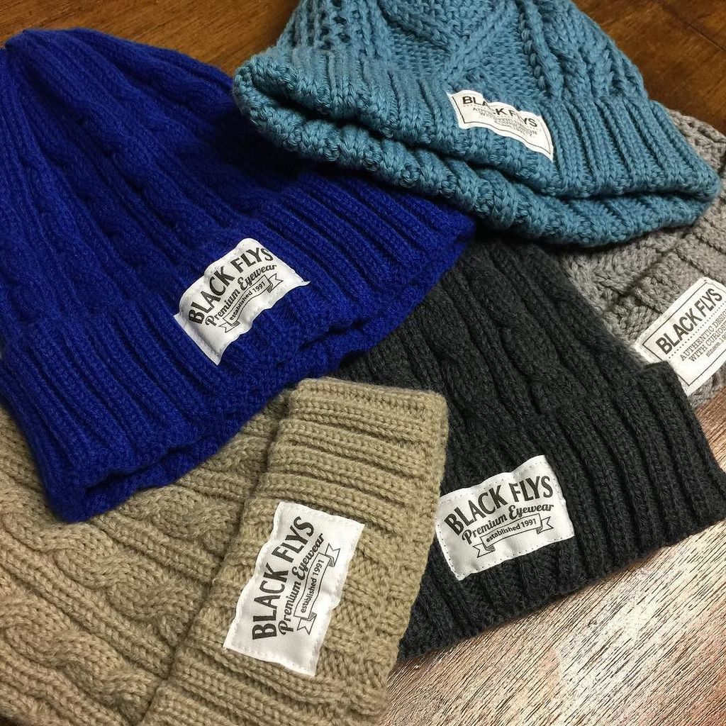 CRUCIALSHOP's tweet photo. アースカラーのケーブルニット!
ナチュラルで落ち着いたスタイリングに(๑ ́ᄇ`๑)
#blackflys #japan #cableknit #knitcap #headwea… https://t.co/Q99TTf1pRX https://t.co/ueLZdW16x7