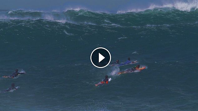 surf30's tweet image. Navidades tubulares en Pipe: Viendo las imágenes del vídeo de Surfer Magazine,… surf30.net/2017/01/navida… #DerekHo #EzekielLau #JamieOBrien