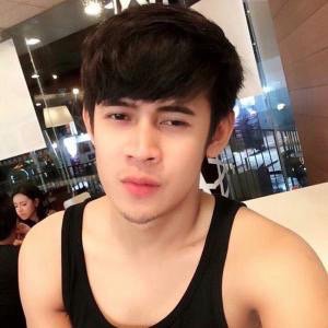 Come join me, or you'll be left behind #BIGOLIVE.  web.live.bigo.sg/2143778168_120…