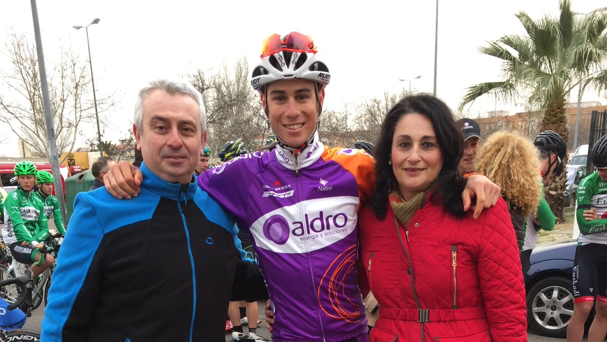 JoanSeguidor's tweet photo. El #ciclismo ha sido, es y seguirá siendo mi pasión https://t.co/VK61bsNZdo by @jose_alkala https://t.co/s5Due86CDS
