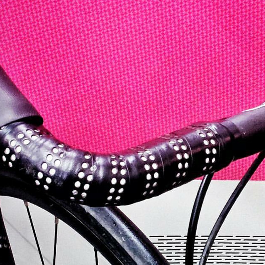 Cyclesafe with our double dot handlebar tape. Leather tape backed with reflective material for added visibility.
ow.ly/Einn307M9Yg