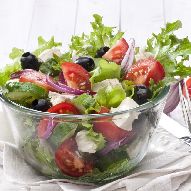 Después de los excesos, toca cumplir propósitos. 
¿Qué mejor que una ensalada aderezada con alguno de nuestros #quesos ?
#salad #Ibiza