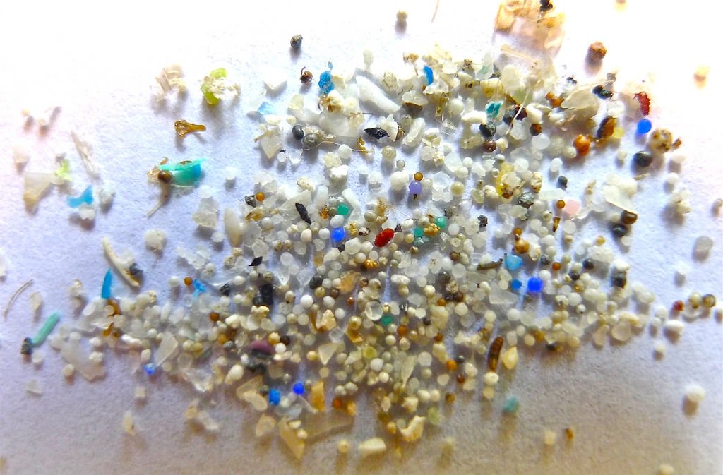 GraceAdeniji_'s tweet photo. Microbeads—All you need to know about the nasty water pollutants https://t.co/YU3mul3NpL https://t.co/KN7bIQAVly