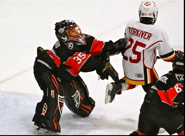 sheaman30's tweet photo. Get out of my crease!!! https://t.co/2sIA4pawQR