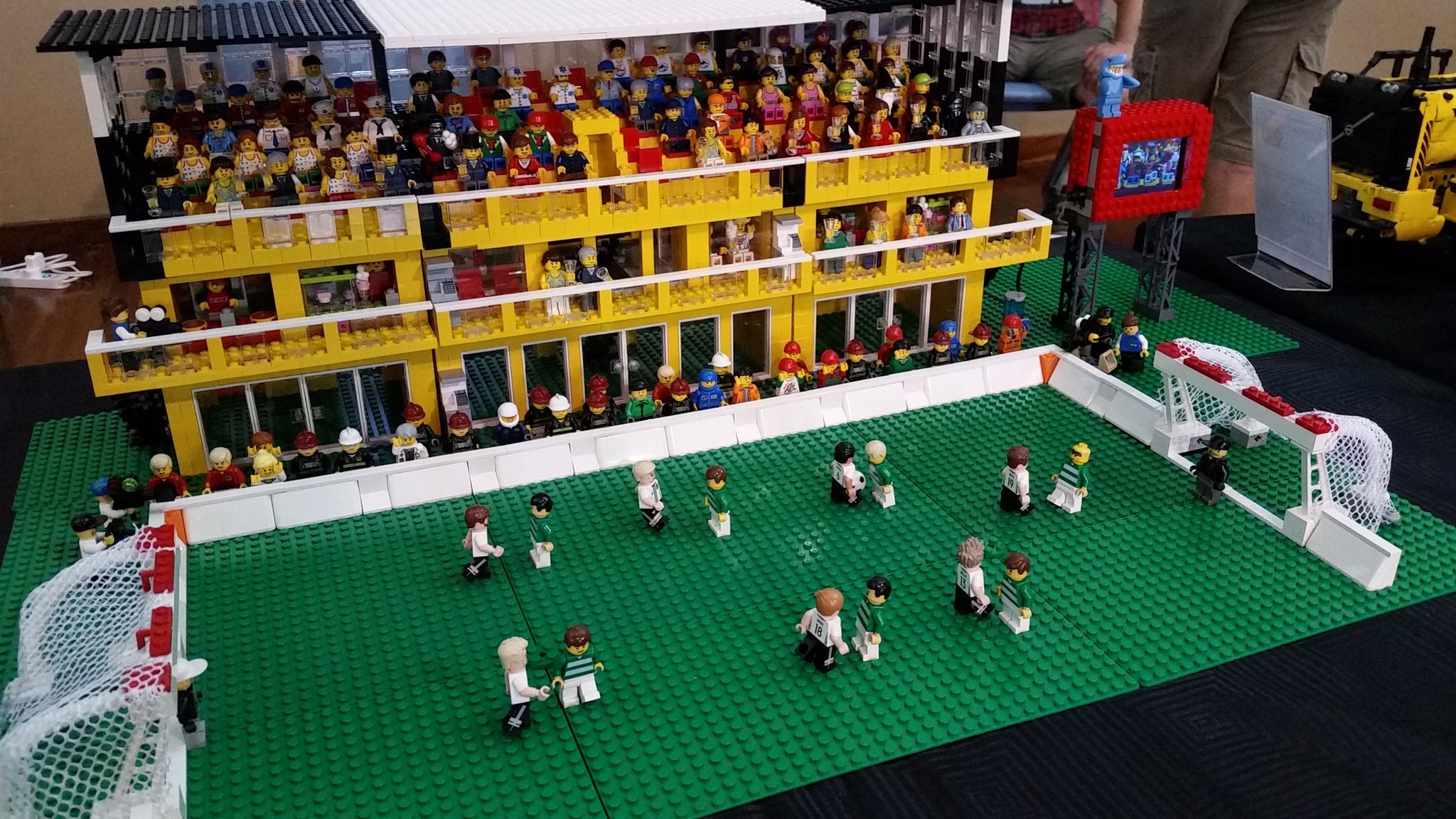 Erfaren person Afgift Understrege Rainbow Bricks LUG on Twitter: "LEGO Soccer Stadium #brickfestatthebay  #rainbowbricks #soccer #football #lego #legosoccer #legocity #stadium #afol  #legofanevent https://t.co/RfcFRvOrzh" / Twitter