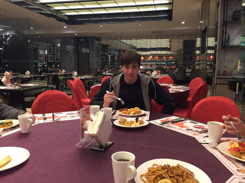 Fantastic__six's tweet image. #bkleon #4frag #cybforge
The day starts with good breakfast! @WESGcom @BZZZisperfect.