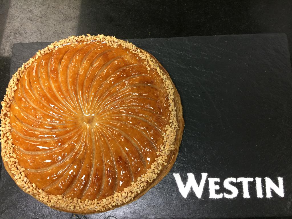 TheWestinParis's tweet photo. La #galettedesrois de l'équipe pâtisserie de David Réal #eatwell #epiphanycake https://t.co/VAg9oheGde