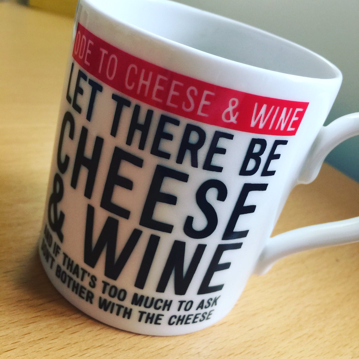 debsylee's tweet photo. This mug always makes me smile. Not that it has wine in it this morning! Strictly coffee, I promise- and lemon/rosemary in the diffuser 🙏🏻 https://t.co/HI6v5hoDsL