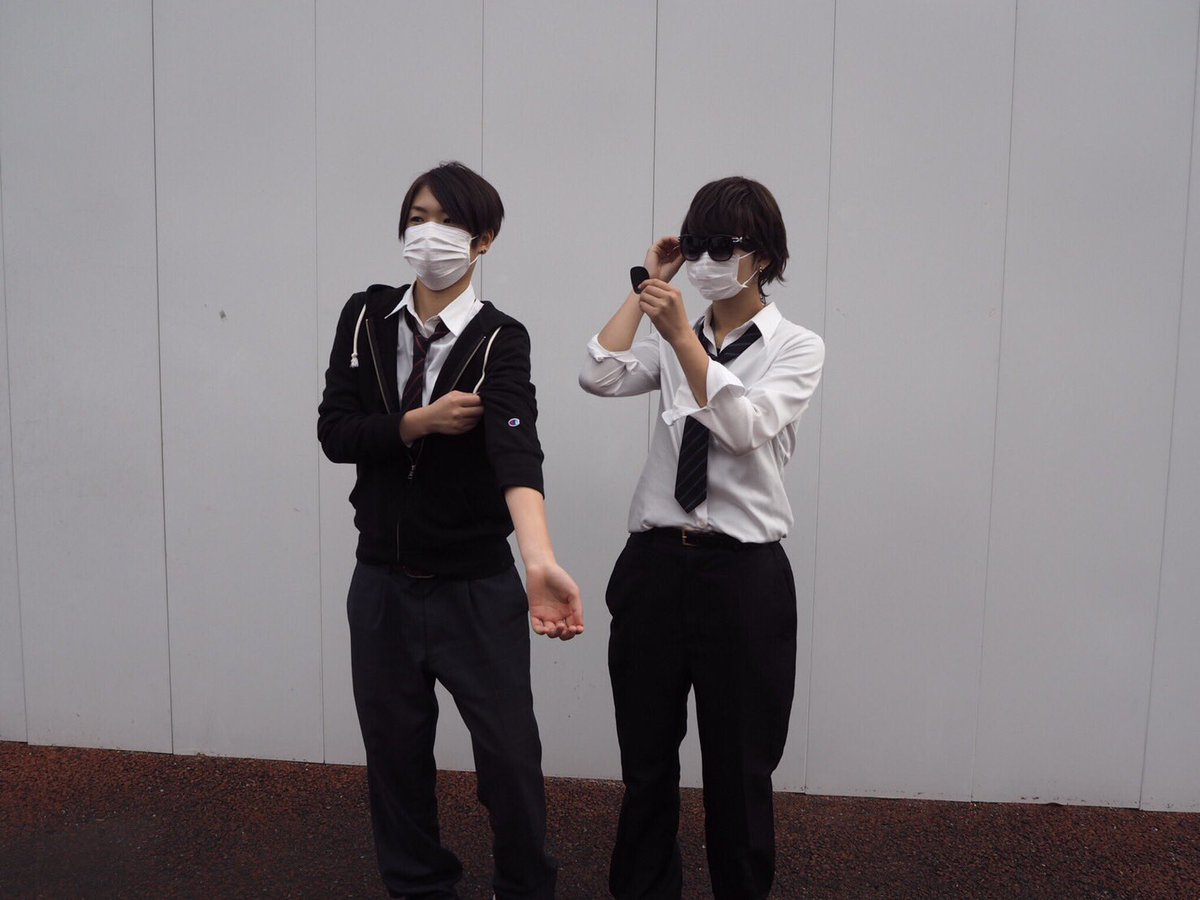 riou0125's tweet photo. まーつんとぎゅーして撮ってたら髪の毛がぴょんってなってしまい自分で治すがなかなか出来ずまーつんにやってもらってるところ😎 https://t.co/BTDi0xIA4b
