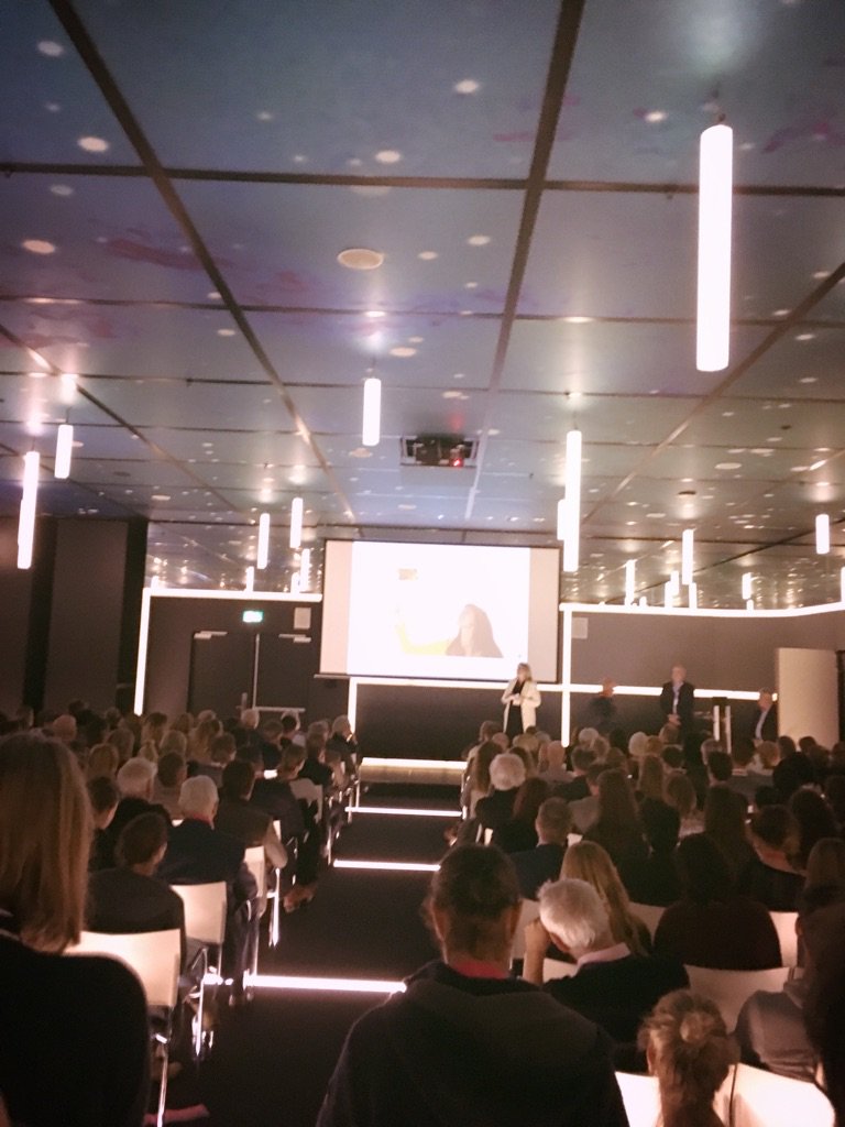 Loinders's tweet photo. Namens @utrmarketing bij de Vakdagen van de #Vakantiebeurs2017! Eerste #lezing over #trendwatching en #toerisme is gestart. https://t.co/4xCifeN7QN