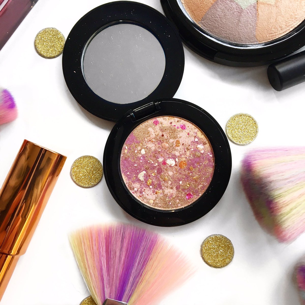 Flannel (@foodfashfit) on Twitter photo A sneak peek of what's in my beauty bag this month! #bbloggers @FemaleBloggerRT #beautyblogger <a href="/cultbeauty/">Cult Beauty</a> #vincentlongo <a href="/vlongocosmetics/">Vincent Longo</a> A sneak peek of what's in my beauty bag this month! #bbloggers @FemaleBloggerRT #beautyblogger <a href="/cultbeauty/">Cult Beauty</a> #vincentlongo <a href="/vlongocosmetics/">Vincent Longo</a>