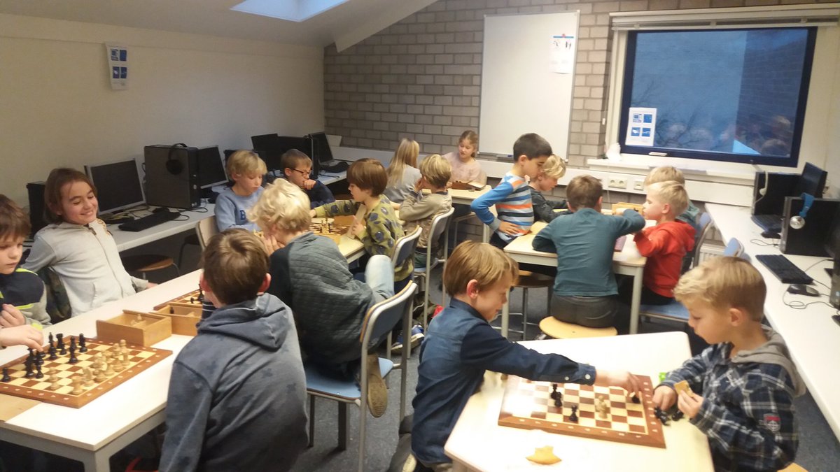 Robert Ris (@robertris) on Twitter photo Gisteren 2017 goed begonnen met het opstarten schaaklessen op de Amstelschool! 17 kinderen is een mooi begin! <a href="/AdamChessAcad/">Amsterdam Chess Acad</a> Gisteren 2017 goed begonnen met het opstarten schaaklessen op de Amstelschool! 17 kinderen is een mooi begin! <a href="/AdamChessAcad/">Amsterdam Chess Acad</a>