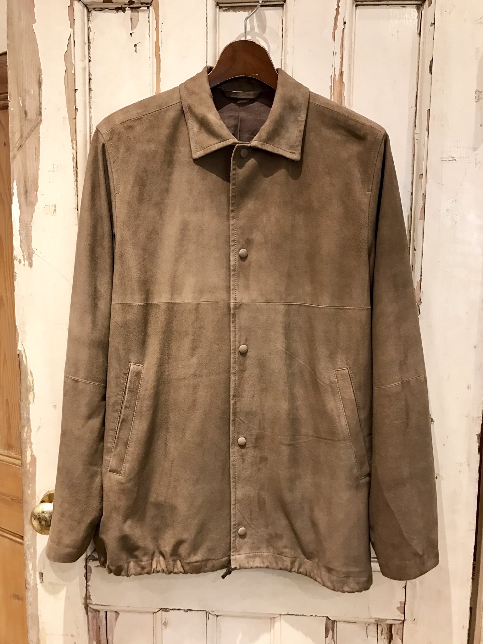 تويتر Nest Robe Confect 名古屋店 على تويتر Confect が提案する コーチジャケット は 素材にゴートスウェードを使用しストリートなアイテムを 大人 なアイテムへと昇華させています Nestrobe コンフェクト 大名古屋ビルヂング 名古屋駅 アウター