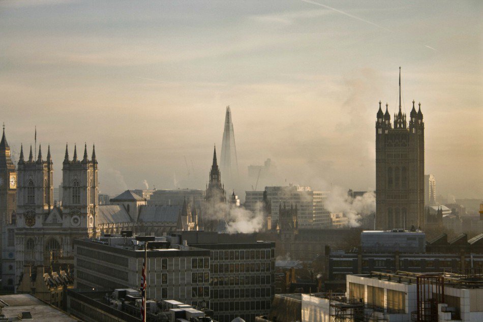 techittpt's tweet photo. Londres excede limite anual de poluição atmosférica na primeira semana de 2017
 https://t.co/lZSRMfCwZp https://t.co/5R3YCDn7Ym