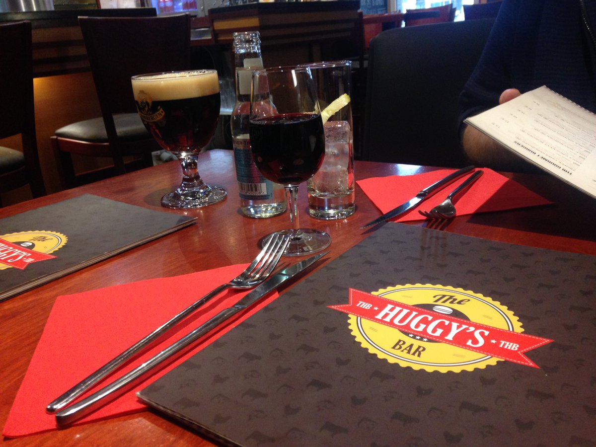 ExitStudioBe's tweet image. Le premier #TeamBuilding de l'année 2017 ^^ ! On célèbre les derniers contrats signés :D #HuggysBar