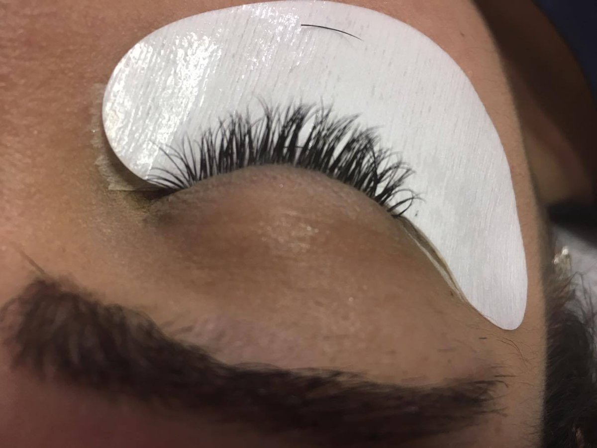 thetreatmentrms's tweet photo. Want fuller longer lashes? Look no further... Here at The Treatment Rooms we do semi permanent eyelashes. #Bcurl #fullerlashes #longerlashes https://t.co/JKh7CEna3E