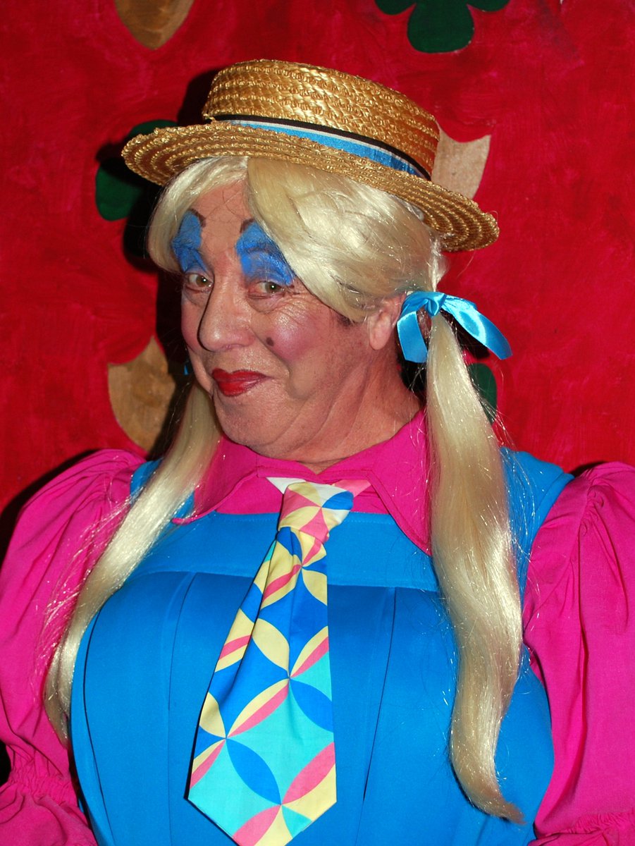 Have you seen this man?? No? Come and see him playing Beryl in Cinderella #panto  <a href="/YoulgraveVH/">YoulgraveVillageHall</a> from 25 Jan, book at yvh.org.uk
