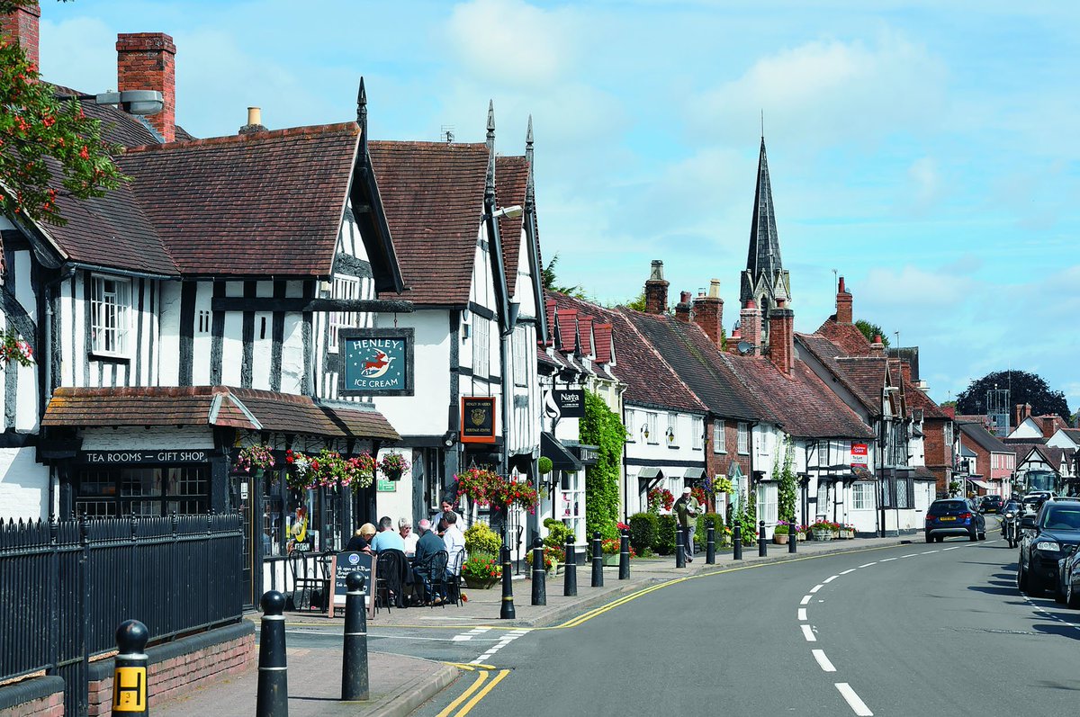 YalePevsner's tweet image. Henley-in-Arden's picturesque High Street. #Warwickshire #BuildingsofEngland #Pevsner