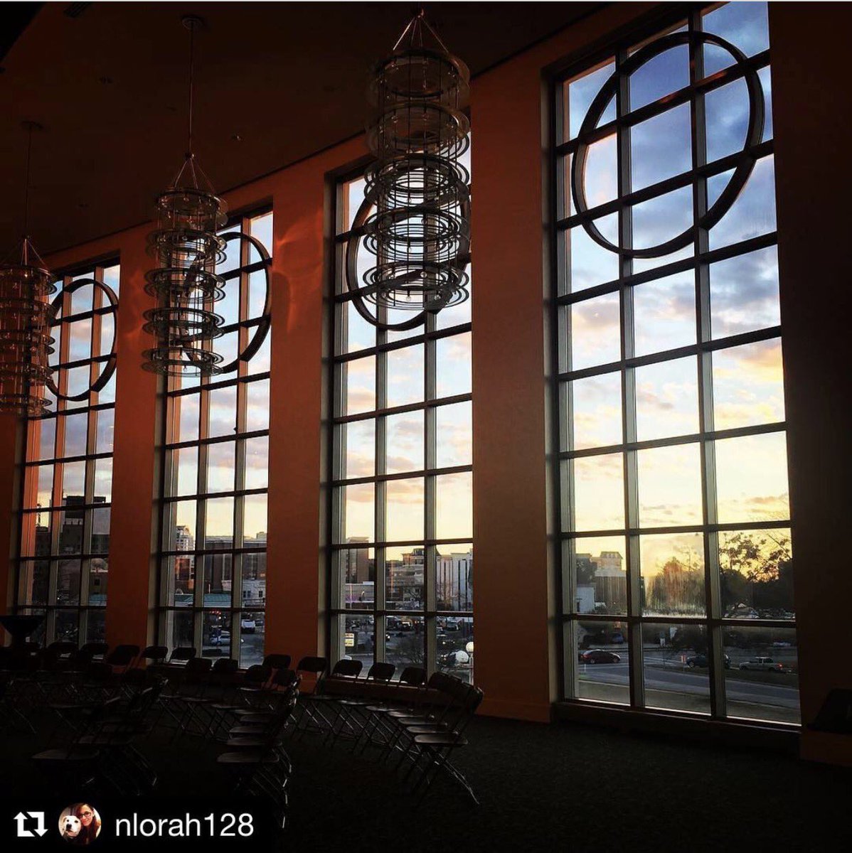 vaopera's tweet photo. Sky color tonight at the #virginia #opera 's #HarrisonOperaHouse
Repost @nlorah128 https://t.co/RSaS3eYVKi