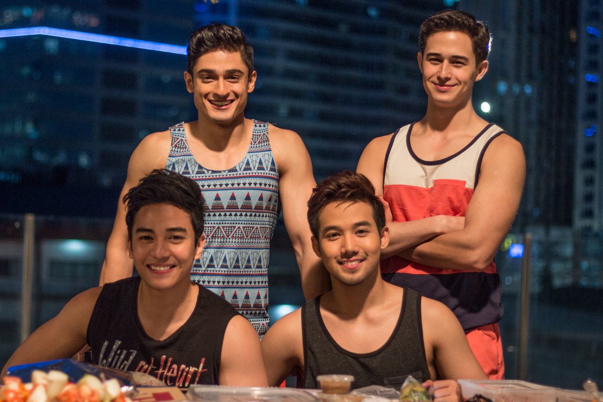 GMADrama's tweet photo. #MeantToBe BTS: Team Gatas ba kayo, Team Asukal, Team Kape o Team Pandesal? #MTBMayNahuhulogloglog mamaya!
Photo from Direk @akosi_LA https://t.co/bZGnyEEkHD