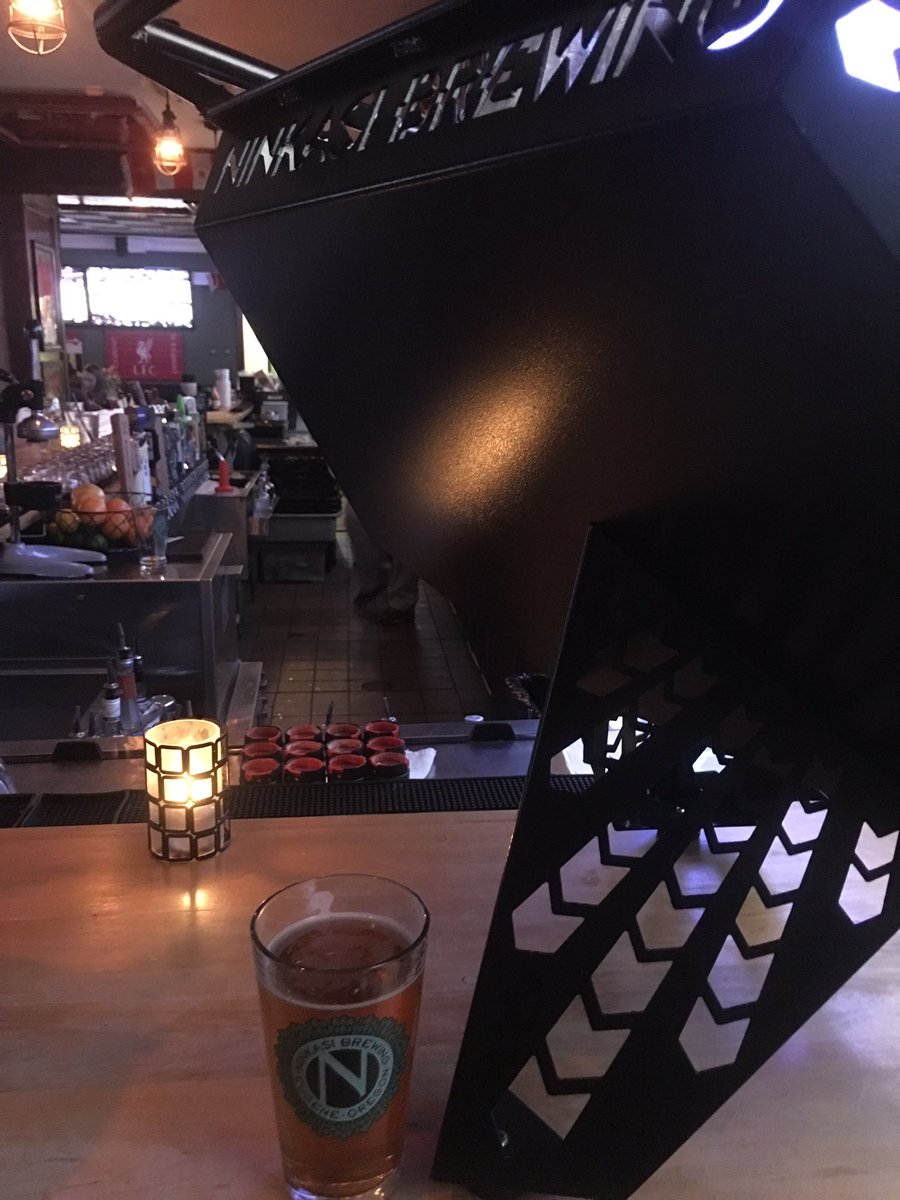 acarplegends's tweet photo. Drinking a tasty @NinkasiBrewing hop cooler wall while calling bogo beer bingo at @SmaltimoreMD tasting delicious https://t.co/ldZkka1pKk