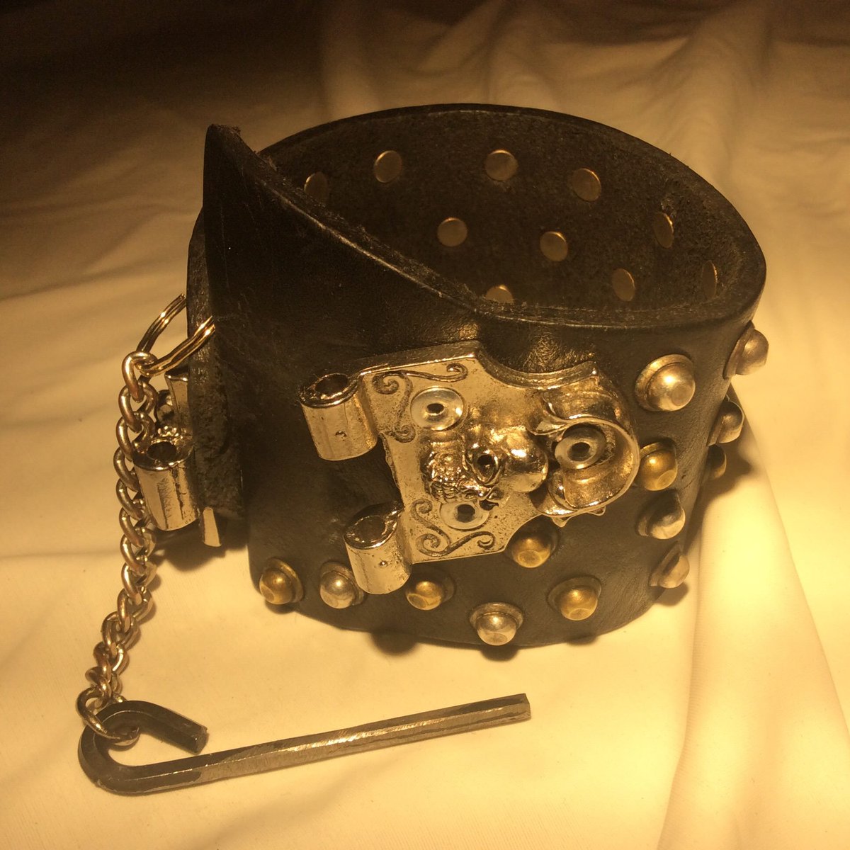 OdditiesRandom's tweet image. Leather hasp bracelet.