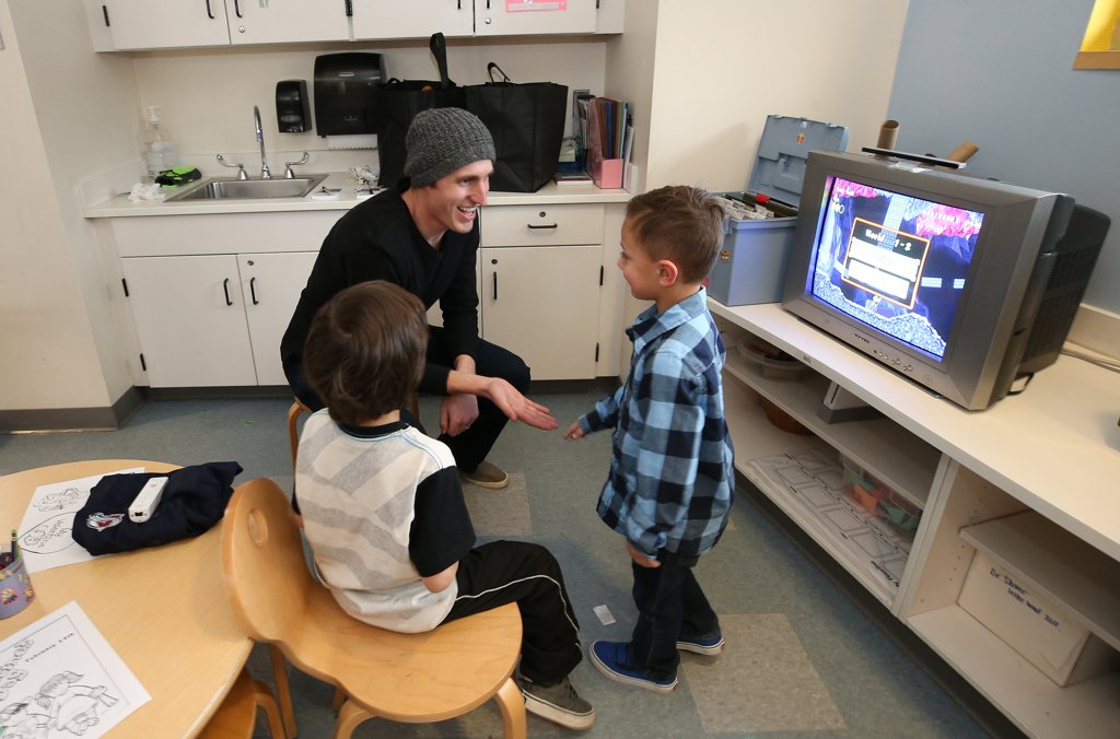 Carl &amp; <a href="/PattyW28/">Patrick Wiercioch</a> played games &amp; signed autographs w/ kids this afternoon at the <a href="/BarbaraDavisCtr/">Barbara Davis Center</a> for Childhood Diabetes.