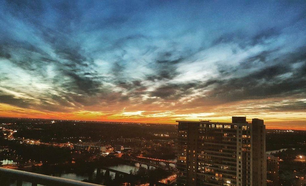 ScottFisherFOX7's tweet photo. Scott Fisher Says: OUTSTANDING Burnt Orange Sunset from Austin, Texas! Courtesy @WilliamBrunton1 @UTAustin #Stormh… https://t.co/kcBwACMvWG