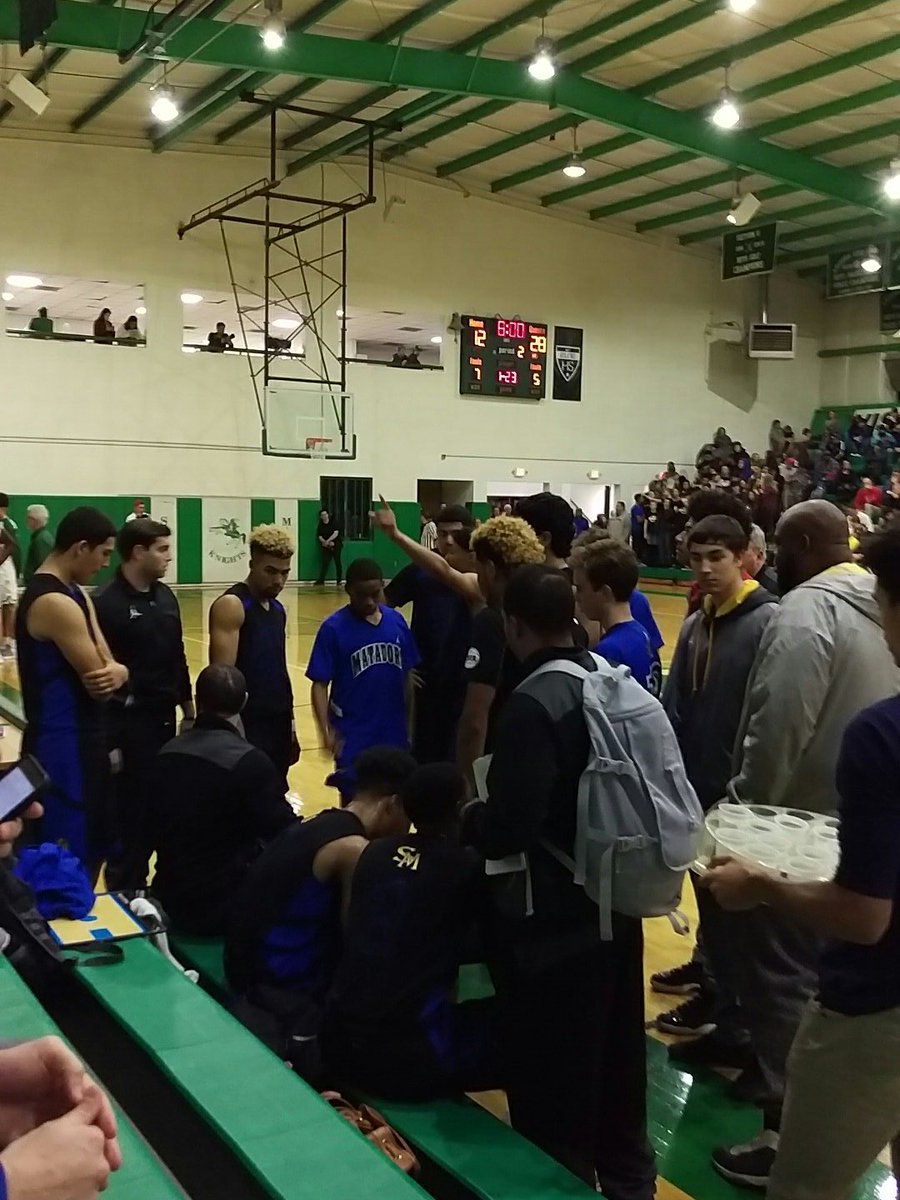 MonarchSportsAZ's tweet photo. End of 1Q.  Shadow Mtn, 28-12, over St. Mary's.  #SMx2 https://t.co/CsdL6idZpo