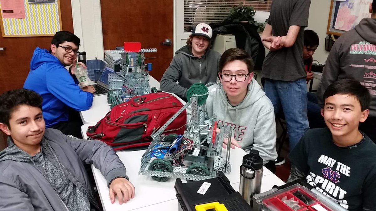 MCS_Crusaders's tweet photo. Both high school robotics teams made it to finals! Way to be #MCSTRONG @JuliaKroese future @ValleyHackathon https://t.co/mF78IDrqjl