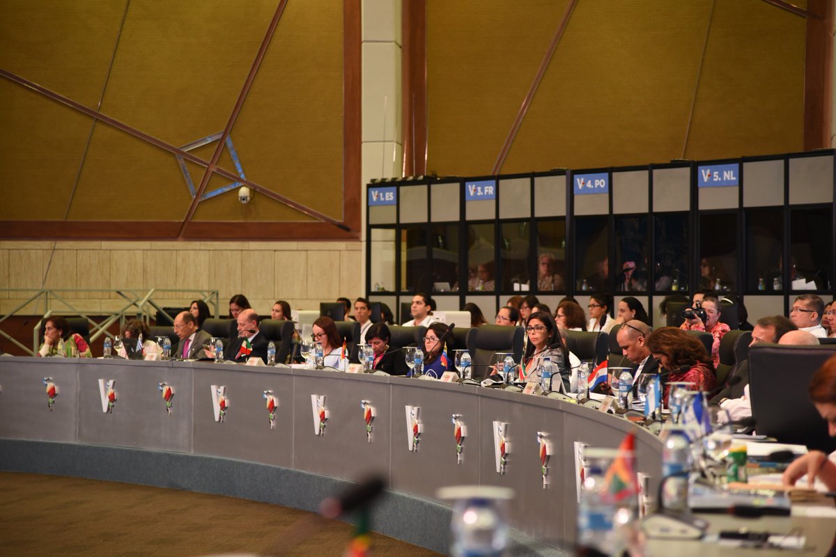 MIREXRD's tweet photo. [Foto]📷 Reunión de Ministros de Relaciones Exteriores de la #CELAC en la #VCumbreCELACRD  #CELAC2017 https://t.co/i4NQblSrAH