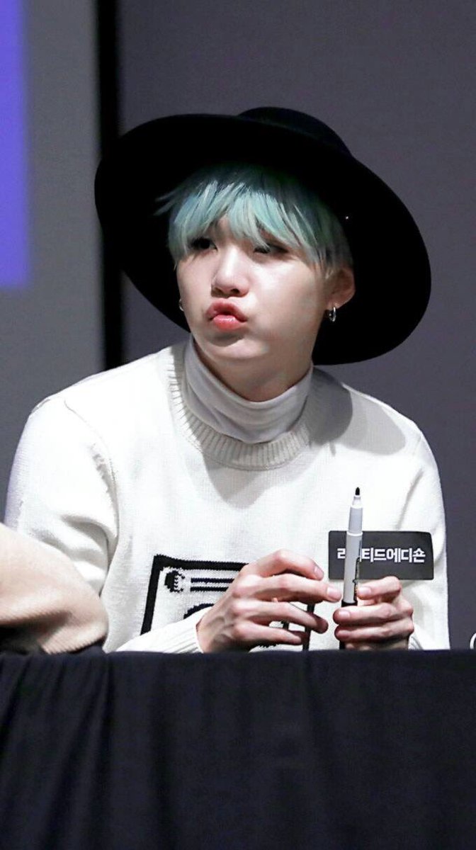 PlCSOFBTS tweet picture