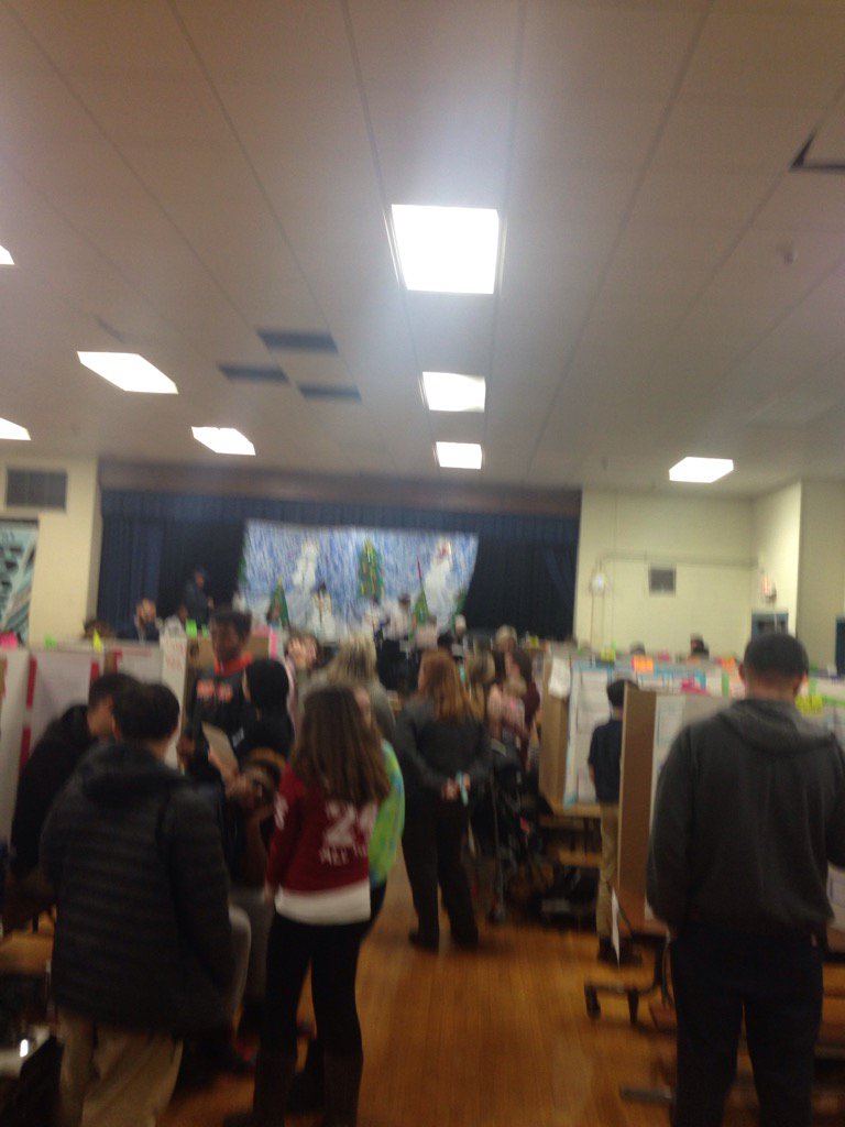 LyonK8's tweet photo. Science Fair 2017 #emergingscientists #STEM https://t.co/4MIfwqfMrb