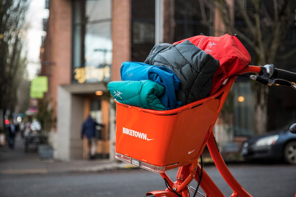 get_validated's tweet photo. #NewYearNewYou? Fill your #BIKETOWNbasket with these @Arcteryx items & #GetValidated to start the year right: https://t.co/dTqM8WVJ0v 🚲🤸♀️ https://t.co/v1J6dBpb3p