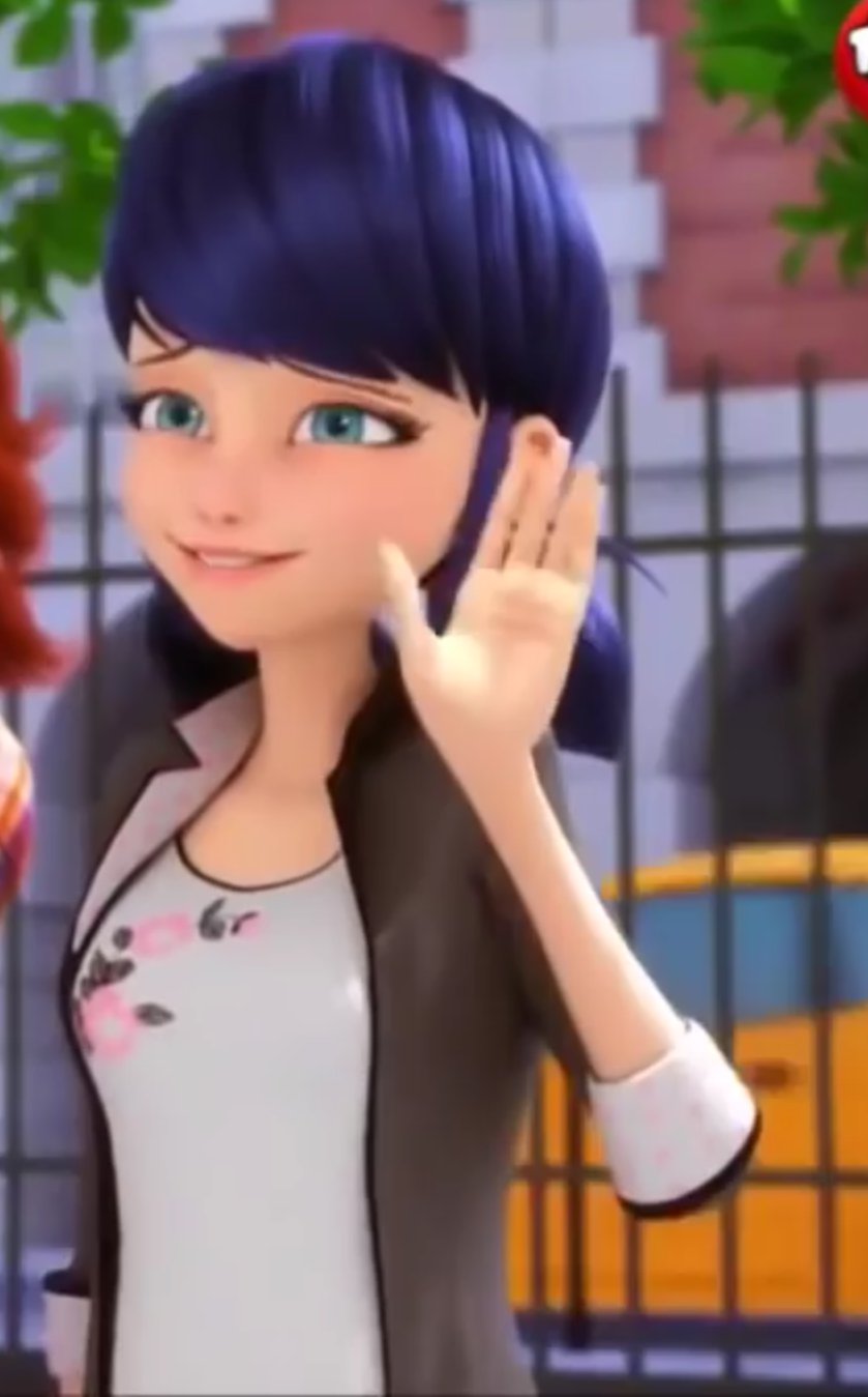 Miraculous Ladybug Espana on X Era exactamente igual a las flores de la camiseta de Marinette https t MbQKxjZ3rw X