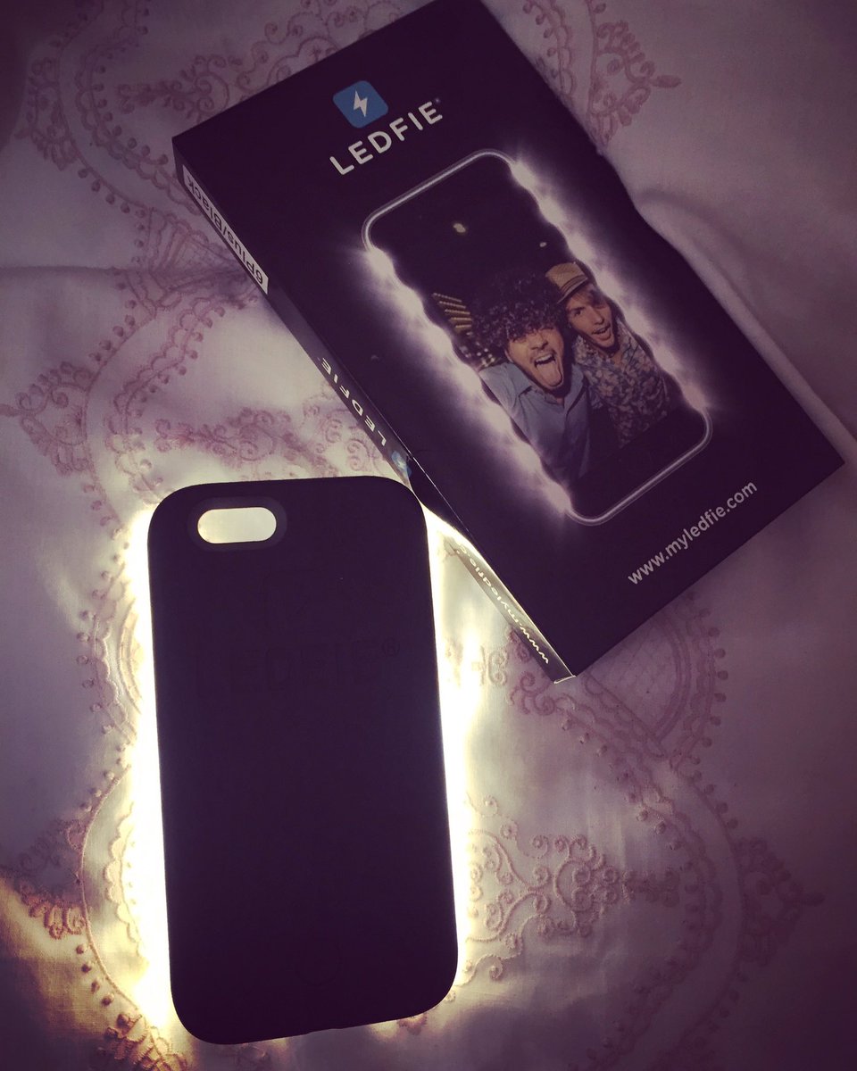 MyLedfie's tweet photo. #weekday #workday #ledfie #phonecase #light 💡 https://t.co/BFr1xxbX7b