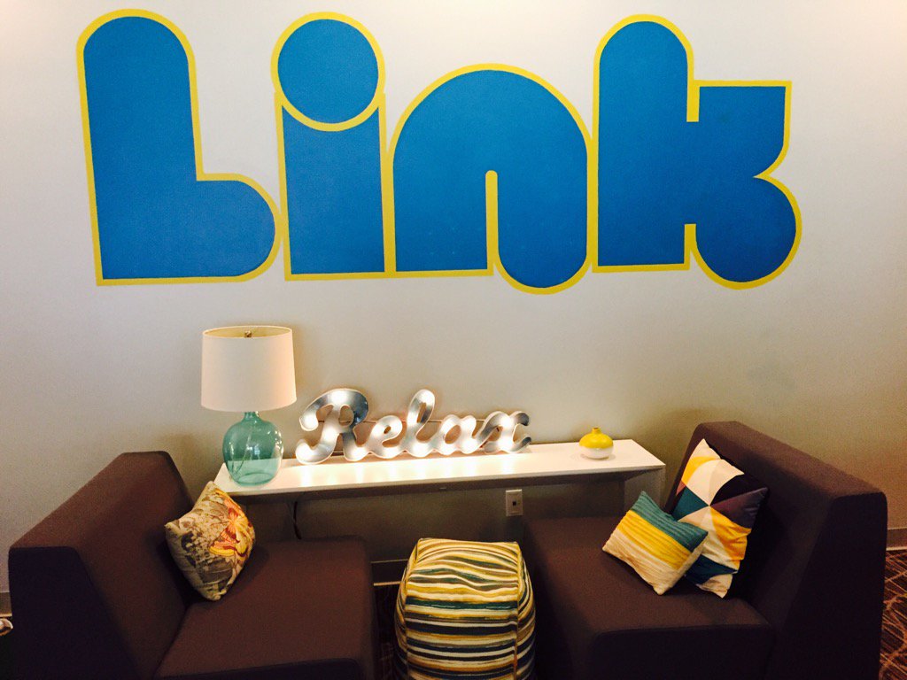 Come chill with us. Plenty of free parking, fiber, beautiful space and the productivity is included