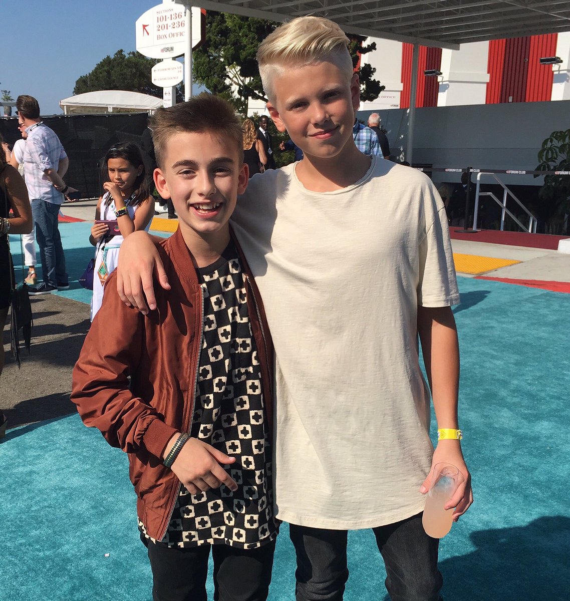 carsonlueders's tweet photo. Happy B Day to my little bro @johnnyorlando 🎉 We've had some great times! https://t.co/nRrSAbKoXI