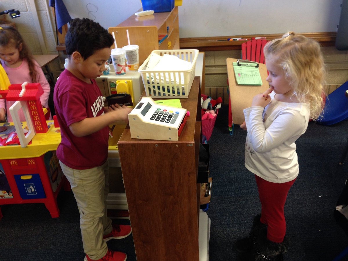 SandyRempel's tweet photo. Play in K...rock observing, counting, technology, math skills! #uvlearn #Kinderchat https://t.co/hRR2KzpekP