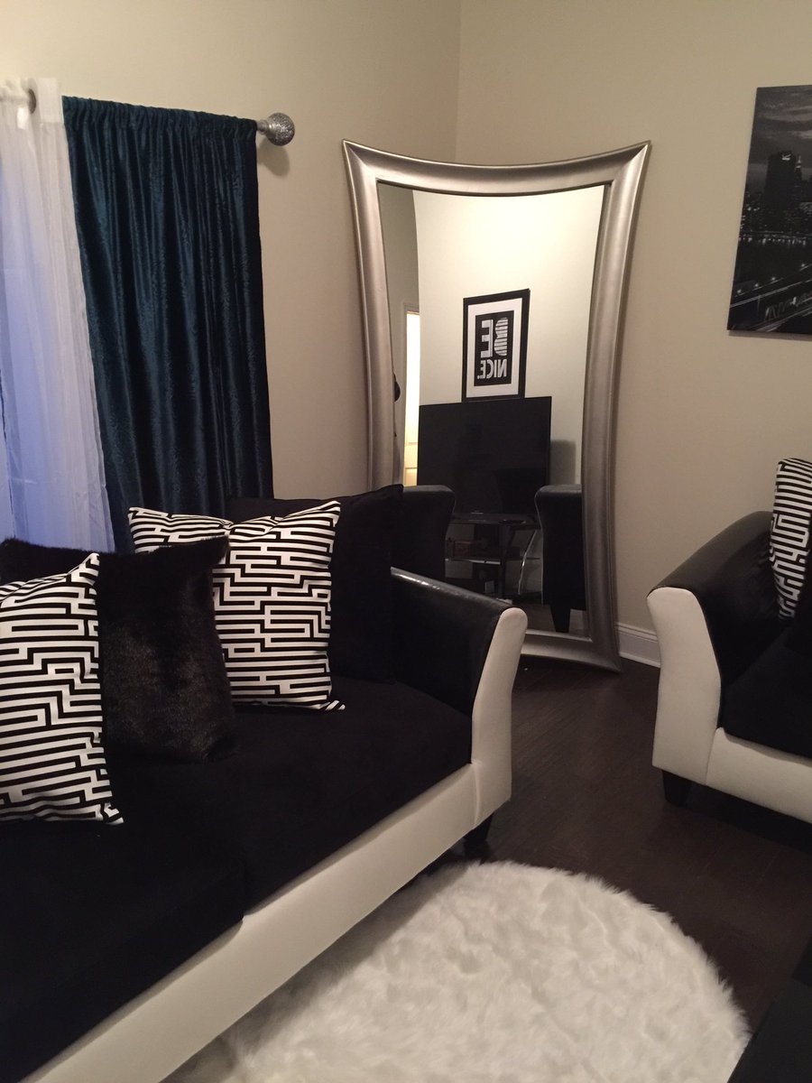 baddguyy23's tweet photo. I love my place #homedecor #ModernArtLove #contemporaryromance https://t.co/1LbIraMu0x