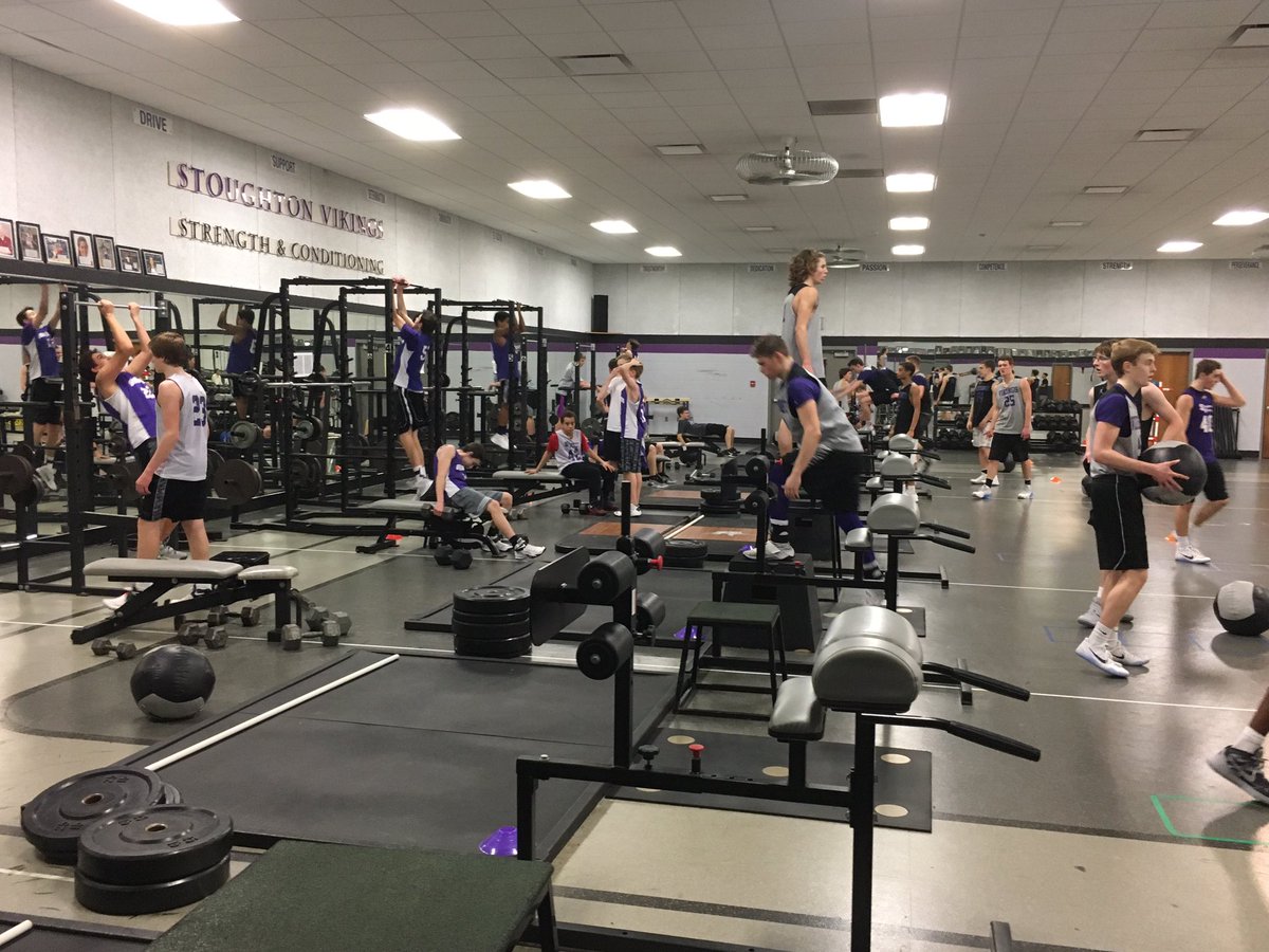 StoughtonStrong's tweet photo. Boy's Basketball working for that #1 spot! #Great2Greater #ValueHardWork #StoughtonStrong #ADifferentBreed #Hype 🏀🔥🥇 https://t.co/U4nXoadmEb